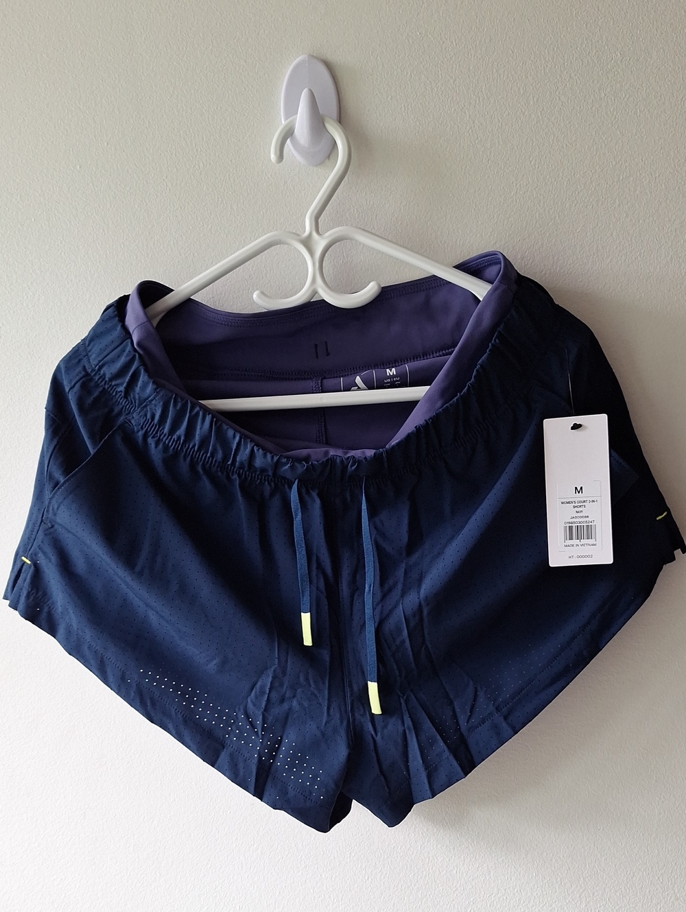 Women’s Navy Athletic Shorts with Contrast Inner Lining and Drawstring